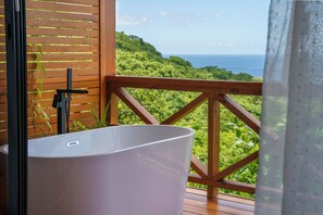 Luxury Villa, Balcony, Sea View | Bathroom | Separate tub and shower, free toiletries, hair dryer, towels