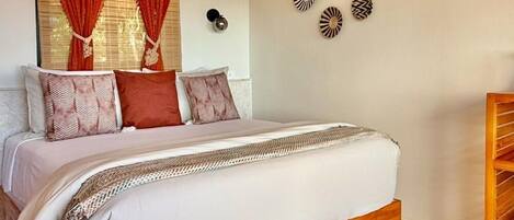 Villa clásica, balcón, vista al mar | 1 habitación, tabla de planchar con plancha y wifi gratis