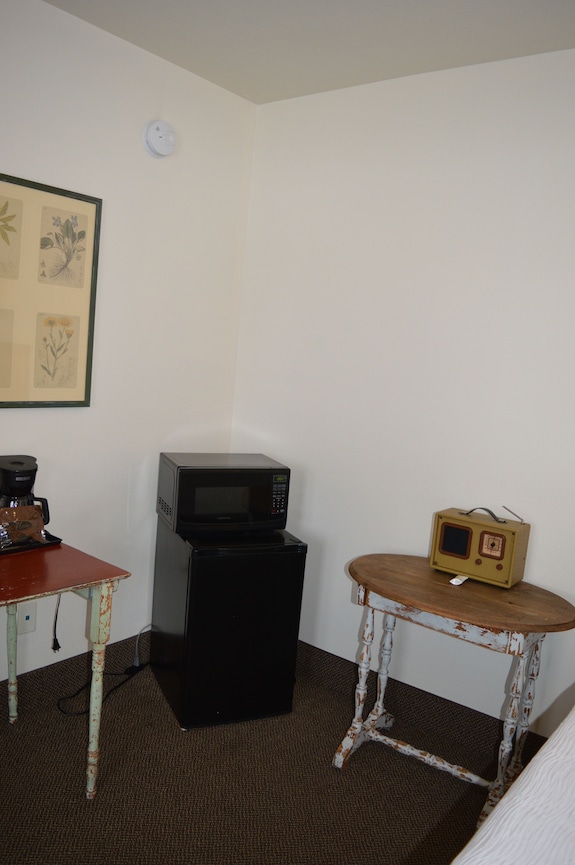 #14 One King Bed In Delightful Columbia Falls With Wifi, Ac 20 Miles From Gnp - Columbia Falls, MT