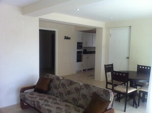 Smart TV, DVD player, stereo