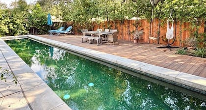 Charming Cottage in Bungalow Heaven Pasadena Minutes to Rosebowl