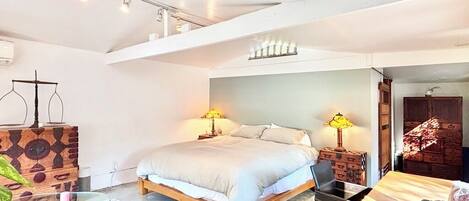 1 camera, una scrivania, Wi-Fi gratuito, lenzuola