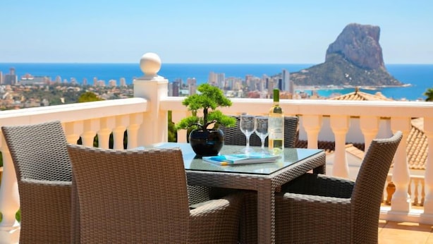 Villa, 6 Schlafzimmer, Terrasse | Speisen im Freien