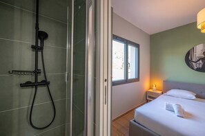 4 bedrooms, free WiFi