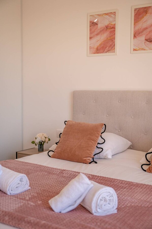 3 bedrooms, free WiFi - Superb new stone villa SEA VIEW Palombaggia (PORTO VECCHIO)