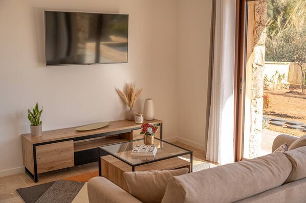 Living area - Superb new stone villa SEA VIEW Palombaggia (PORTO VECCHIO)