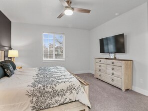 3 chambres, coffres-forts dans les chambres, bureau