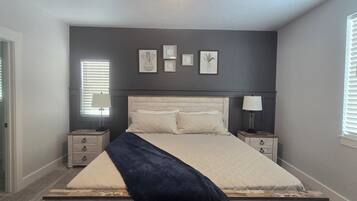 3 bedrooms, in-room safe, desk, iron/ironing board