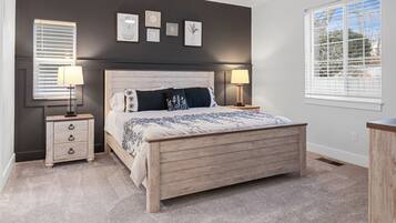 3 bedrooms, in-room safe, desk, iron/ironing board