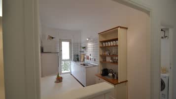 Refrigerador, microondas, parrilla de estufa y lavavajillas