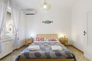 2 bedrooms, WiFi (free), bed sheets - Apartment 'Amy Home' with Balcony, Wi-Fi and Air Conditioning (Roma)
