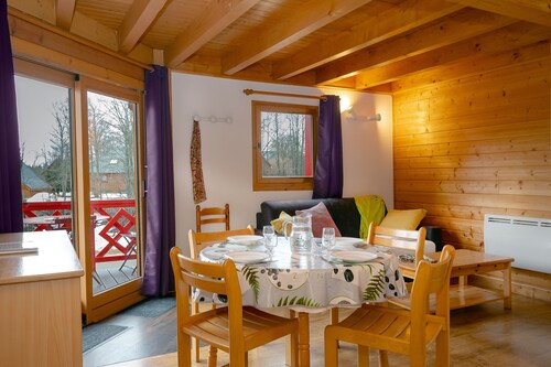 Chalet '228 - Village Nordique' avec vue sur la montagne, piscine partagée et terrasse privée