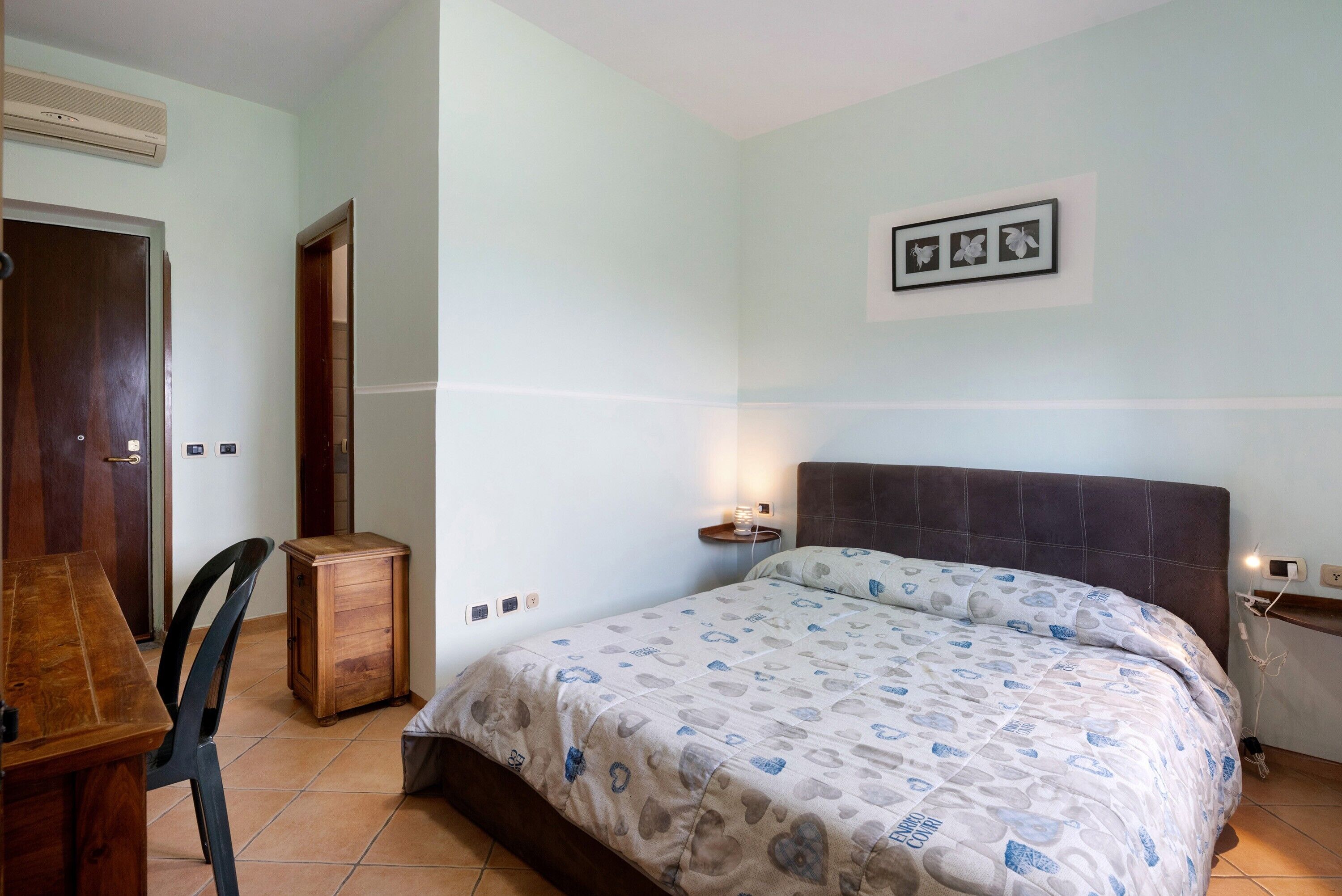 1 camera, Wi-Fi gratuito, lenzuola