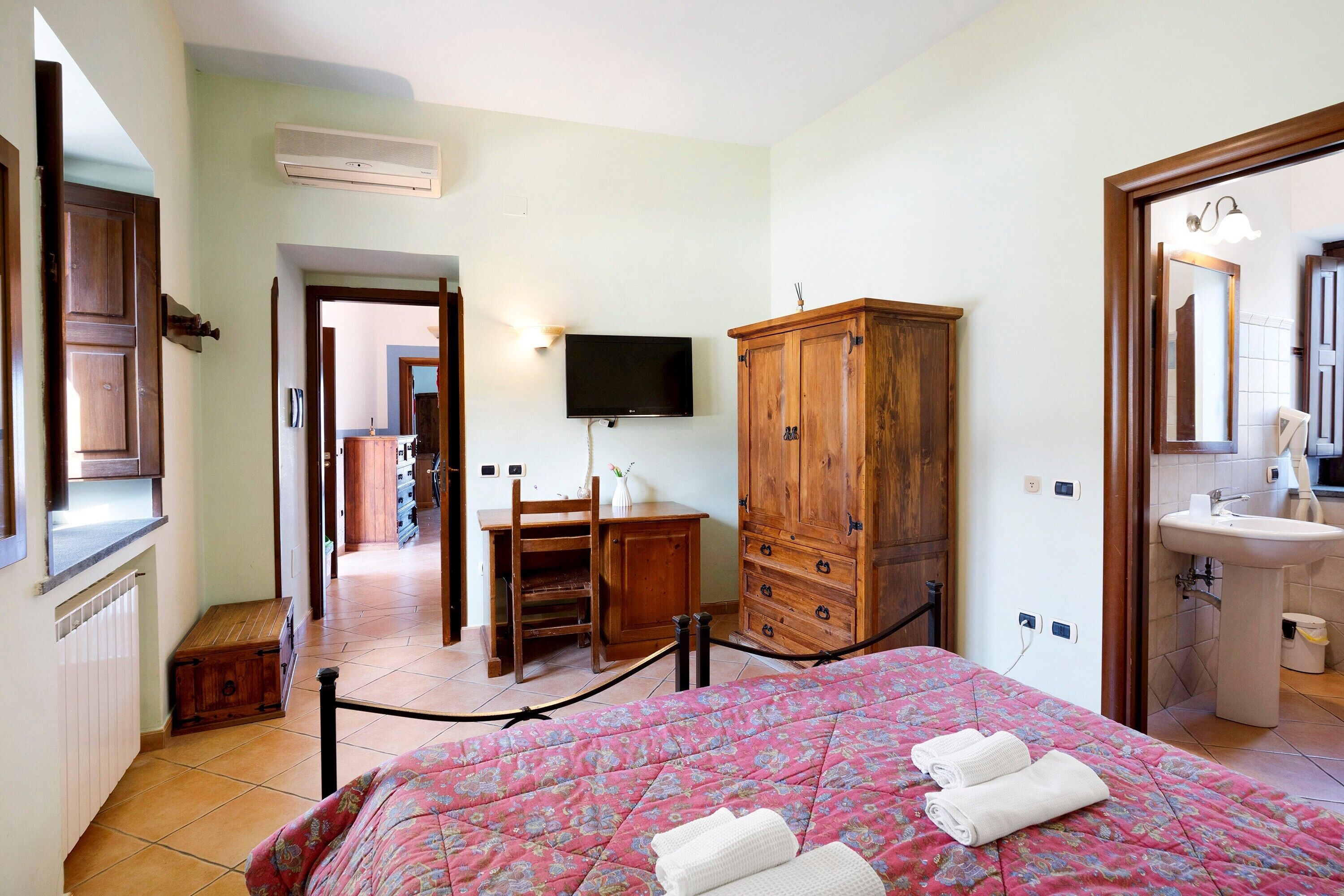 1 camera, Wi-Fi gratuito, lenzuola