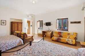 1 dormitori, wifi gratuïta i roba de llit