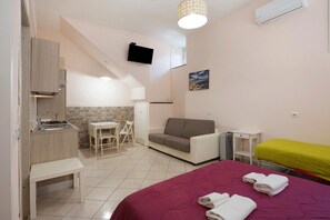 1 bedroom, free WiFi, bed sheets