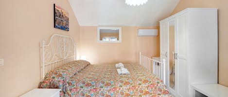 2 bedrooms, free WiFi, bed sheets