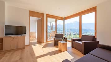 TV, tavolo da ping pong