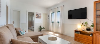 Vacation Home 'Buganvilla' with Sea View and Wi-Fi