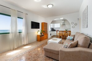 TV - Vacation Home 'Buganvilla' with Sea View and Wi-Fi (Pájara)