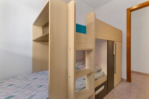 3 chambres, accès au Wi-Fi (inclus), literie fournie