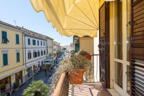 Property grounds - Apartment 'Appartamento Vista Mare' with Sea View, Wi-Fi and Air Conditioning (San Vincenzo)