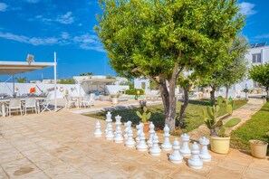 Outdoor dining - Villa 'Rilù - Suite' with Shared Pool, Wi-Fi and Air Conditioning (Capilungo)