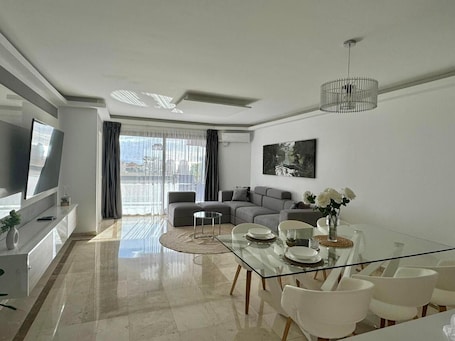 Interior. Vacation 'Dream Home Beny' with Sea View, Wi-Fi and Air Conditioning