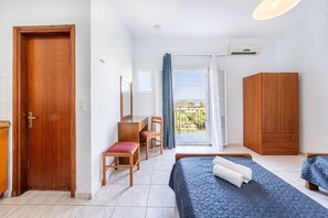 Free WiFi, bed sheets - Studio Apartment '8 Standard' with Shared Terrace, Wi-Fi and Air Conditioning (Kavos)
