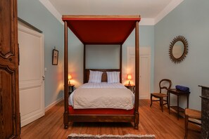 4 camere, ferro/asse da stiro, Wi-Fi gratuito, lenzuola