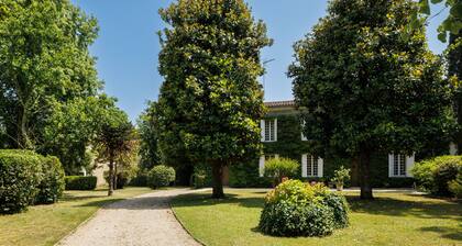 Le Clos de la Capelle â Charme & Confort Ă Libourne, Jardin PrivĂ© et Espaces Spacieux pour 8 Pers