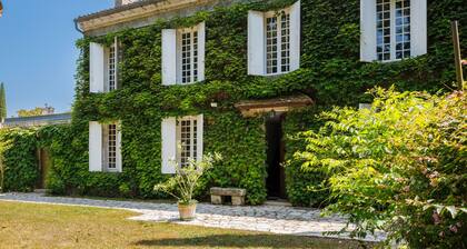 Le Clos de la Capelle â Charme & Confort Ă Libourne, Jardin PrivĂ© et Espaces Spacieux pour 8 Pers