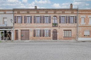 Exterior - La Demeure de Jeanne – Elegance & Comfort near Toulouse, Perfect for Families or Friends (Cadours)