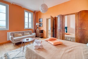 4 chambres, fer et planche à repasser, Wi-Fi gratuit, draps fournis