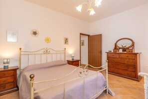 3 habitaciones, tabla de planchar con plancha y wifi gratis