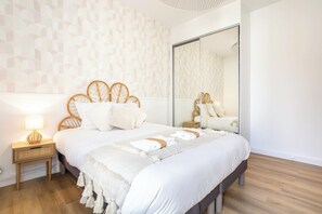 2 chambres, fer et planche à repasser, Wi-Fi gratuit, draps fournis