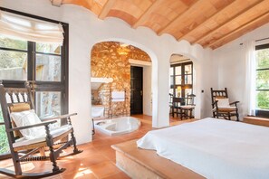 5 chambres, fer et planche à repasser, Wi-Fi gratuit, draps fournis