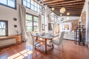Dining - Country House 'Na Timonera' near the Beautiful Cala Mondragó, with Private Pool and Wi-Fi (Santanyí)