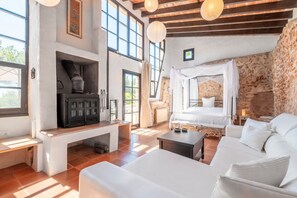 5 habitaciones, tabla de planchar con plancha y wifi gratis 