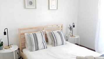 2 bedrooms, iron/ironing board, free WiFi, bed sheets