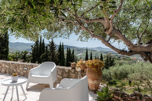 Villa 'Simona with Garden' with Sea View, Wi-Fi and Air Conditioning