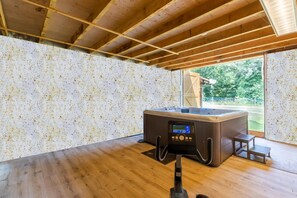 Interior - Small Independent House in Rouffignac – Nature Charm, Terrace, Spa & Culinary Workshops (Rouffignac-Saint-Cernin-de-Reilhac)