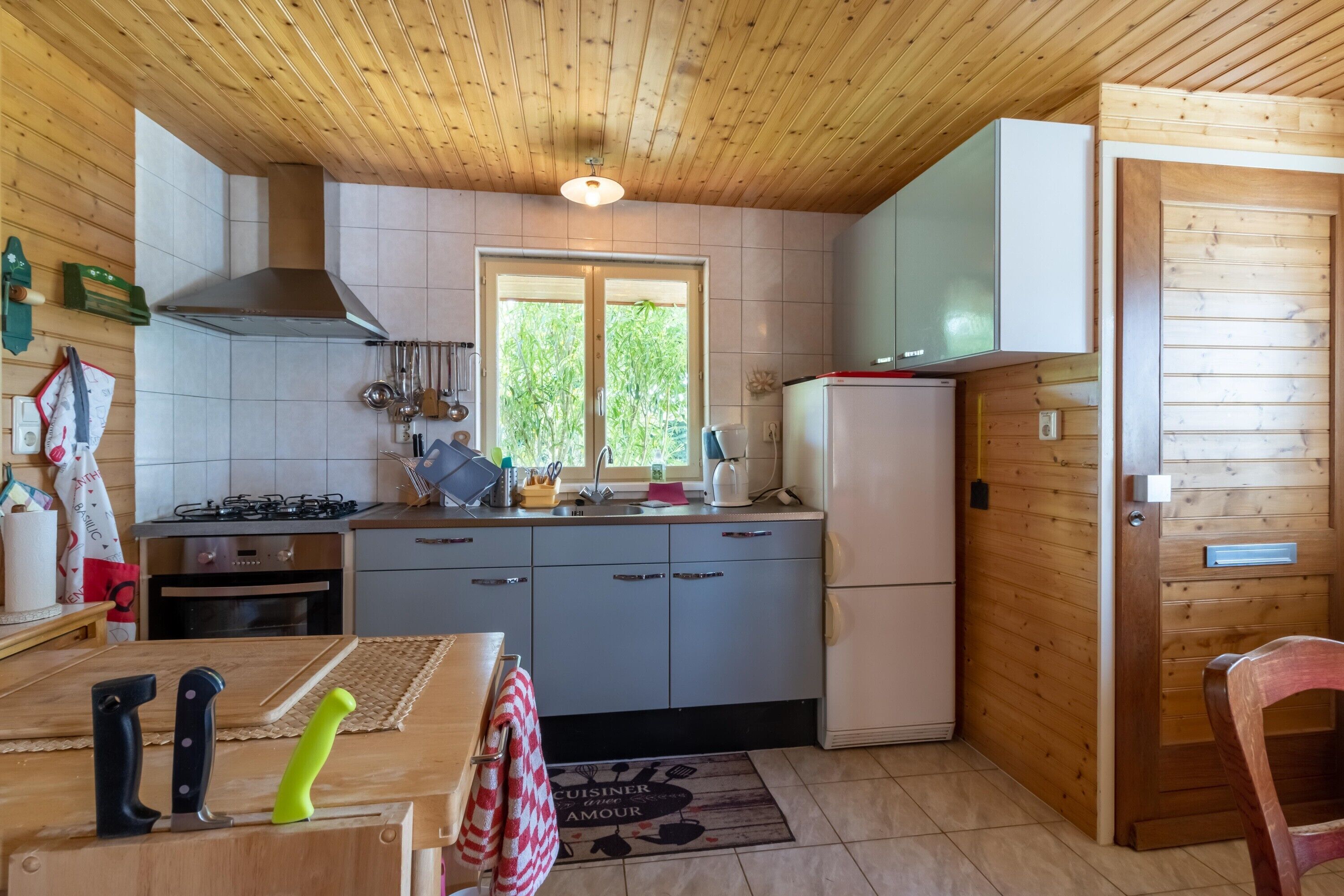 冰箱、微波炉、烤箱、炉灶