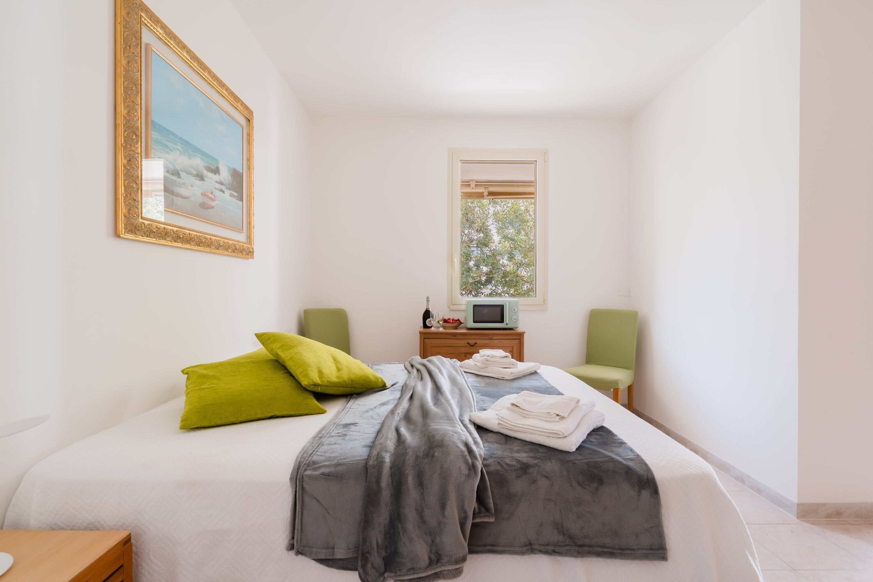 1 室のベッドルーム、アイロン / アイロン台、WiFi (無料)、ベッドシーツ