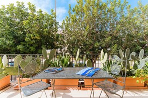 Terrace/patio - Room 'Berenice' with Shared Terrace, Wi-Fi, and Air Conditioning (Otranto)