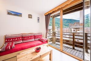 Interior - Apartment 'Les Chalets De La Vanoise N°4208' with Mountain View and Balcony (Villarodin-Bourget)