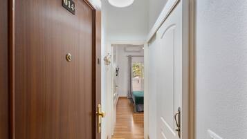 1 dormitorio, tabla de planchar con plancha, wifi gratis y ropa de cama