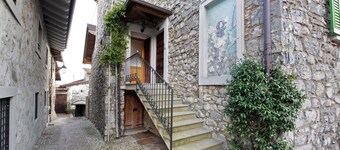 Holiday Apartment "Gelsomino" with Balcony & Wi-Fi