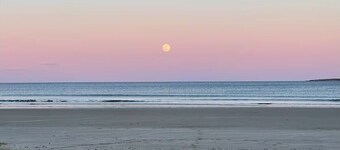 Charming 2-bedroom Oceanside Cottage in Old Orchard Beach