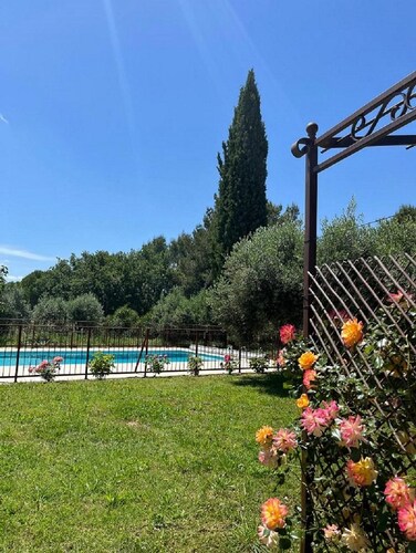 Villa "Belles Feuilles" with swimming pool and tennis court